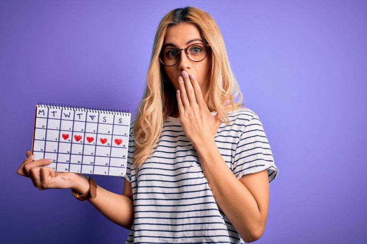 Ciclul menstrual întârziat: cauze, efecte și soluții