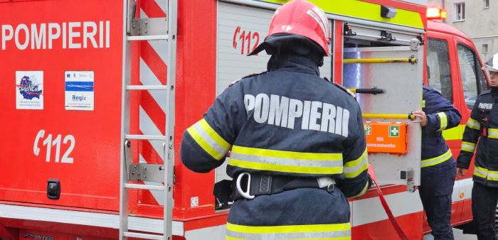 Pompierii din Galați desfășoară un exercițiu de intervenție la Școala Gimnazială Nr. 29