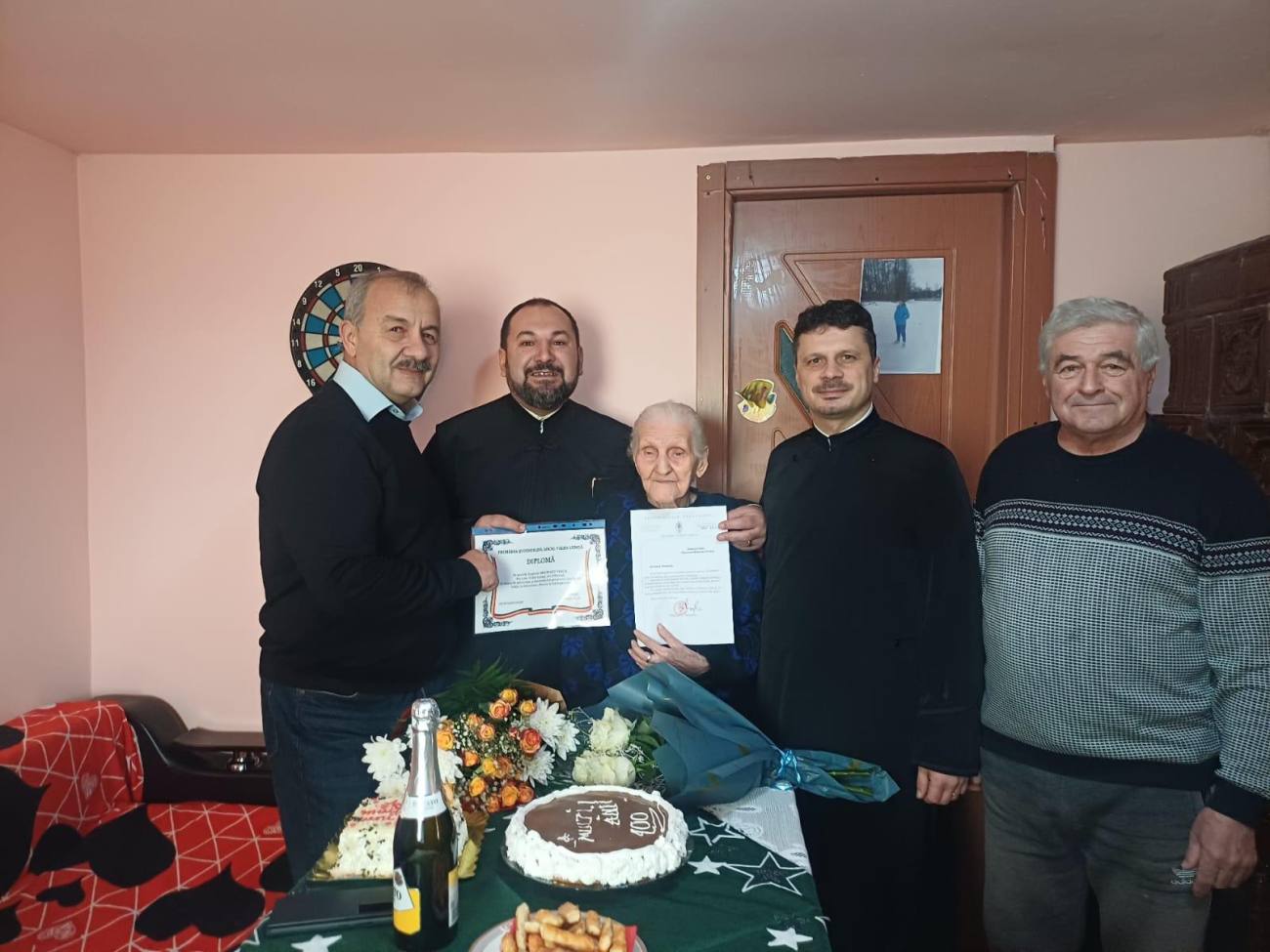 Parohia Valea Lungă Cricov sărbătorește 100 de ani de viață a doamnei Brătescu Voica
