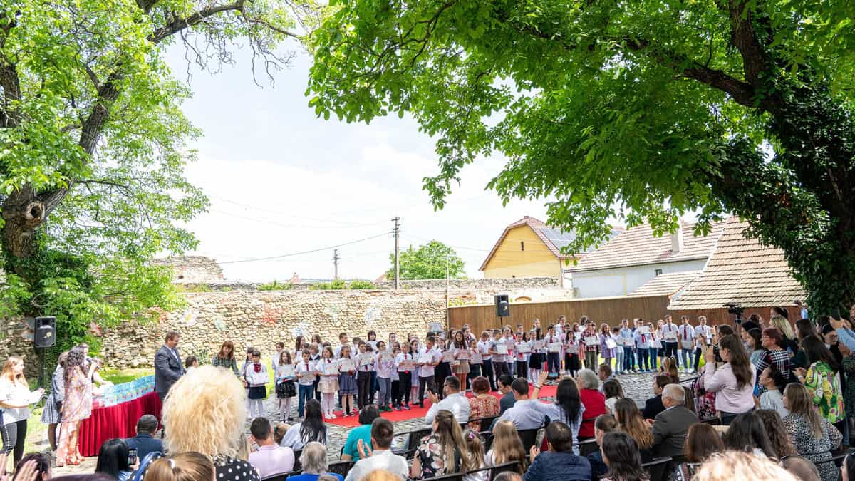 Copiii din Sebeș se bucură de lectură la un concurs special