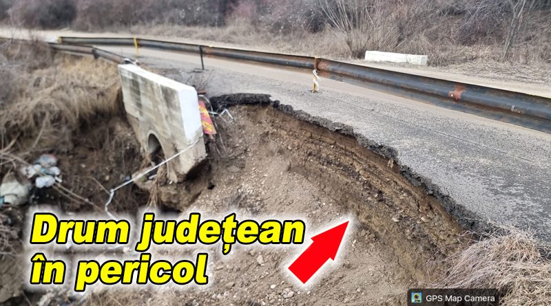 Alunecările de teren afectează drumul județean Blăjani-Sorești