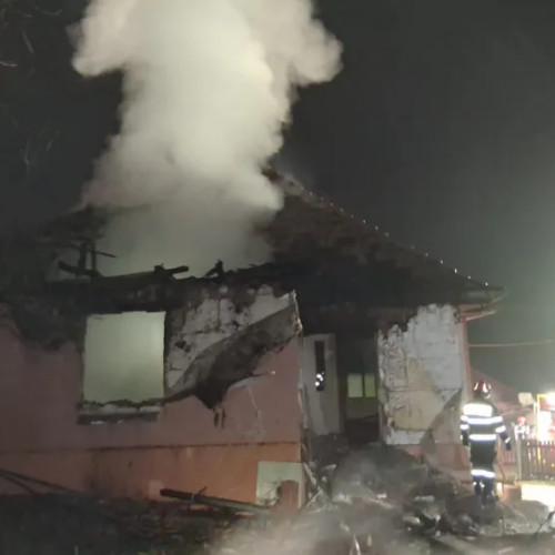 Incendiu la o casă din Ticu, fără victime