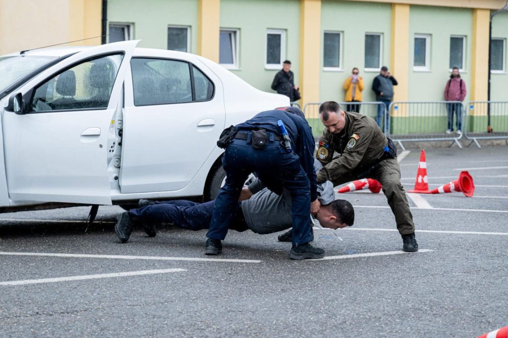 Polițiștii din Ștefănești au reținut un bărbat pentru conducere fără permis