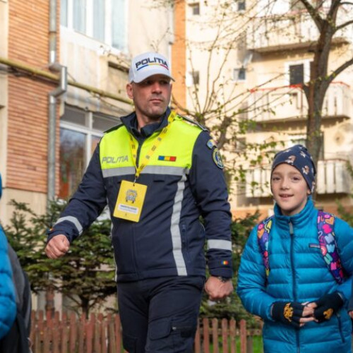 Pedibus încurajează elevii să meargă pe jos la școală în 13 localități