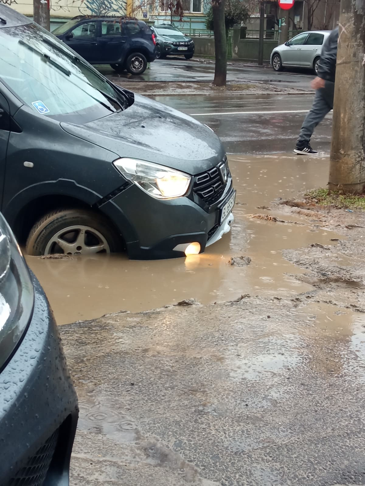 Aventură off-road pe strada Domnească din Galați