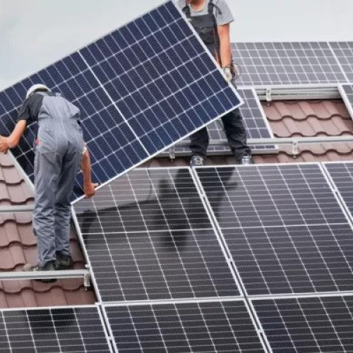 Comuna Lăpuș începe instalarea panourilor fotovoltaice pentru 370 de gospodării