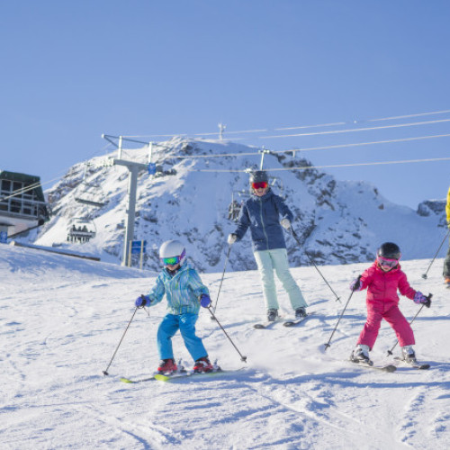 Vacanțele de schi din 2026 vor oferi elevilor momente de relaxare