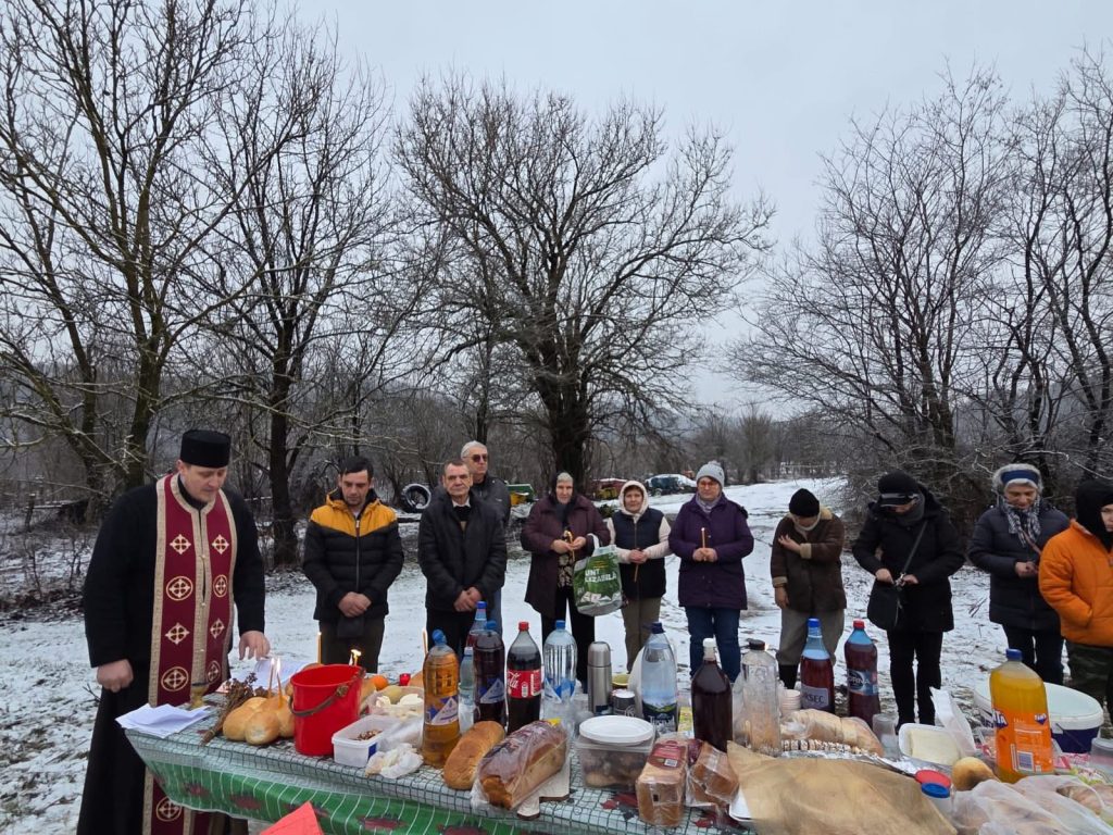 Localnicii din Godinești sărbătoresc tradițiile de Sfântul Trifon