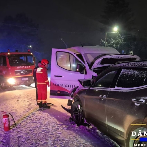 Accident rutier la Moreni: Tineri răniți în coliziune