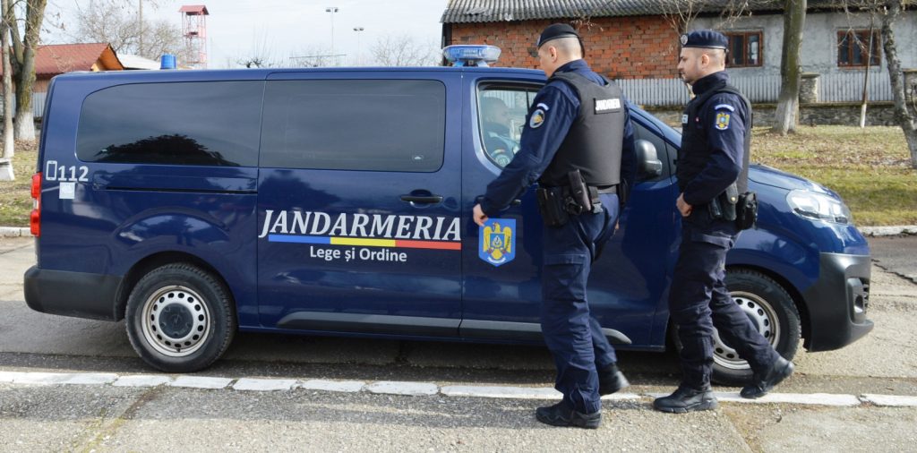 Conflict violent în Zalău, un tânăr amenința cu un cuțit