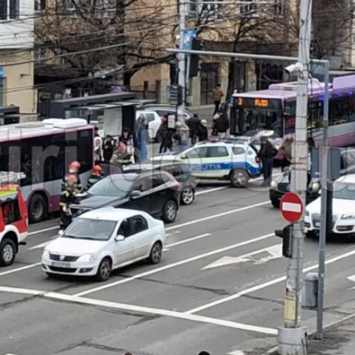 Accident rutier în Piața Cipariu din Cluj-Napoca