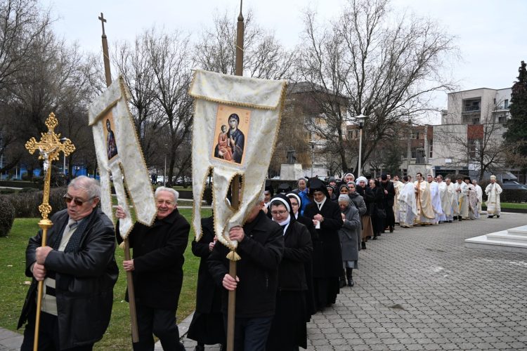 Sfânta Liturghie Arhierească la Parohia „Sfânta Maria” din Baia Mare