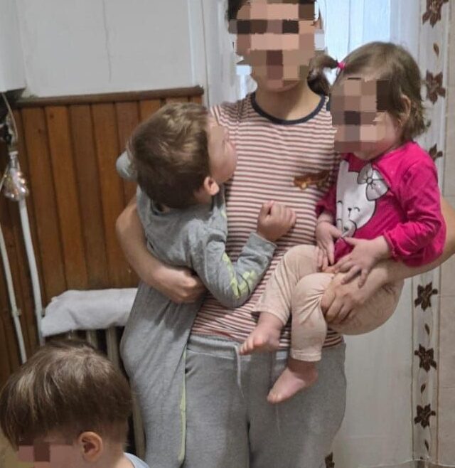O mamă din Botoșani roagă comunitatea să o sprijine