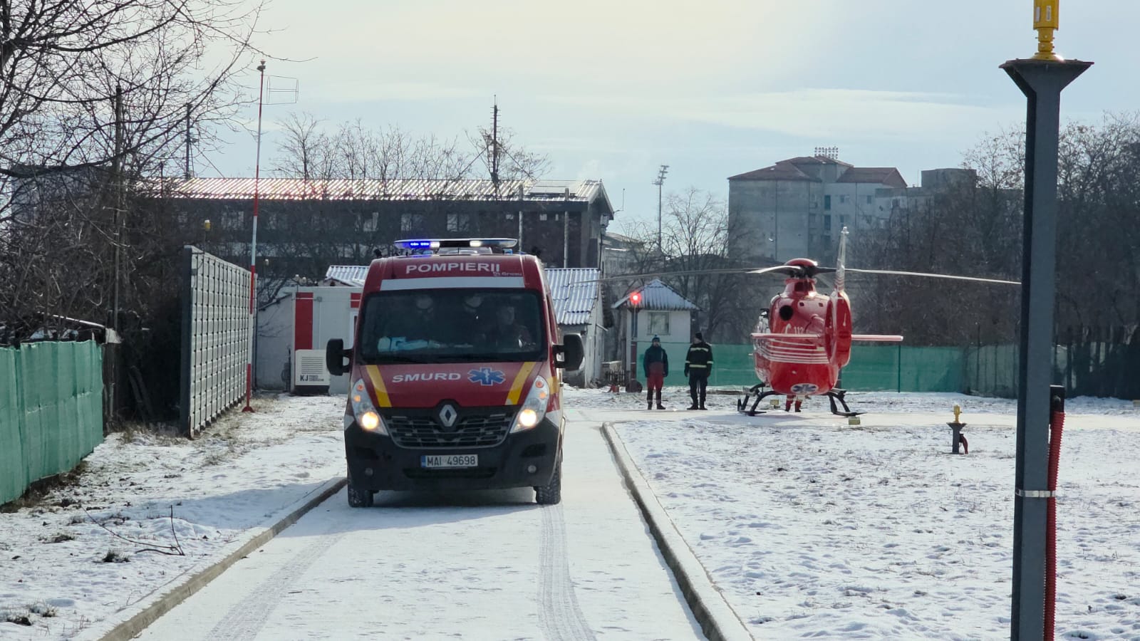 Bebeluș în stare gravă, transportat de SMURD la Iași