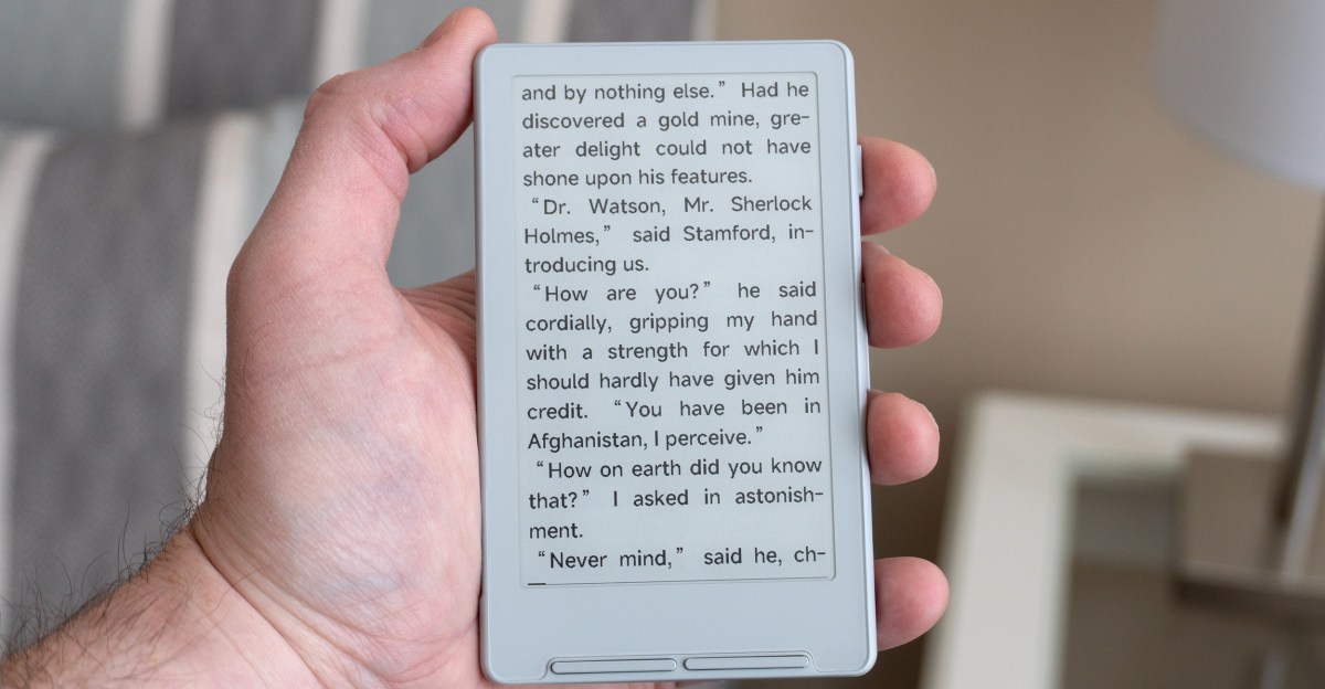 Acest cititor de e-book, compact, este plin de frustrări și potențial