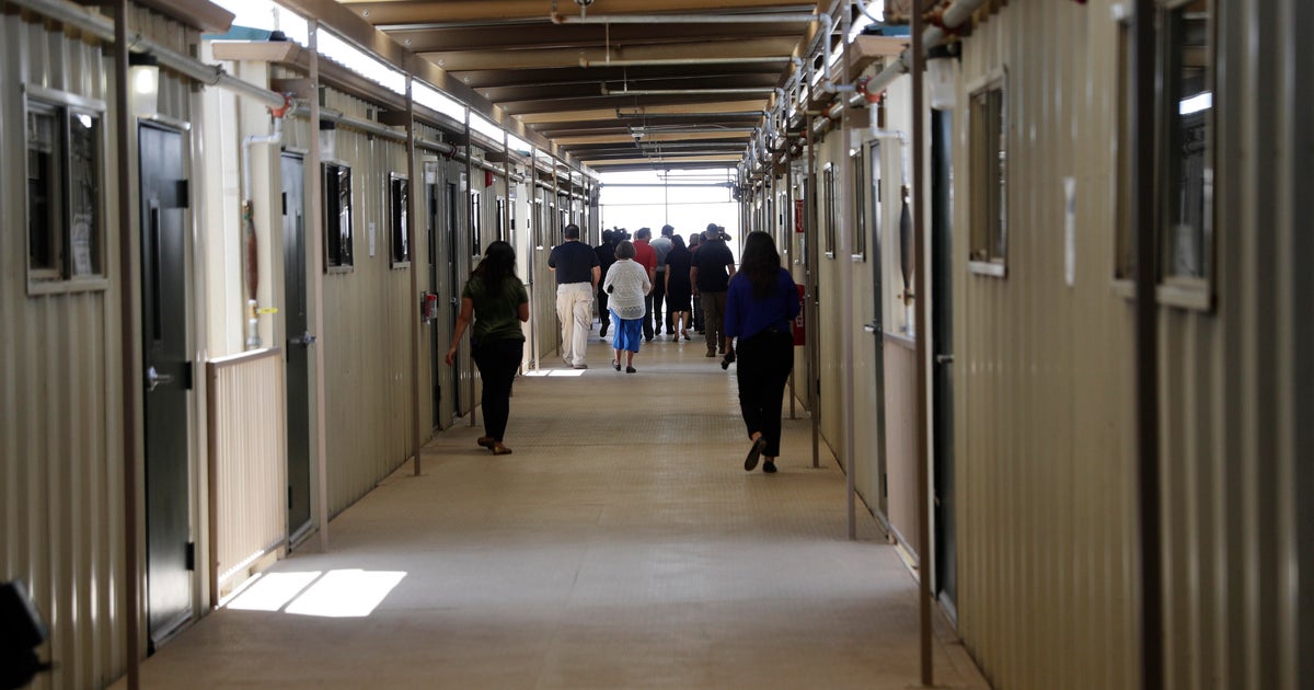 ICE oprește „toate mișcările” într-un centru de detenție din Texas din cauza infecțiilor cu rujeolă