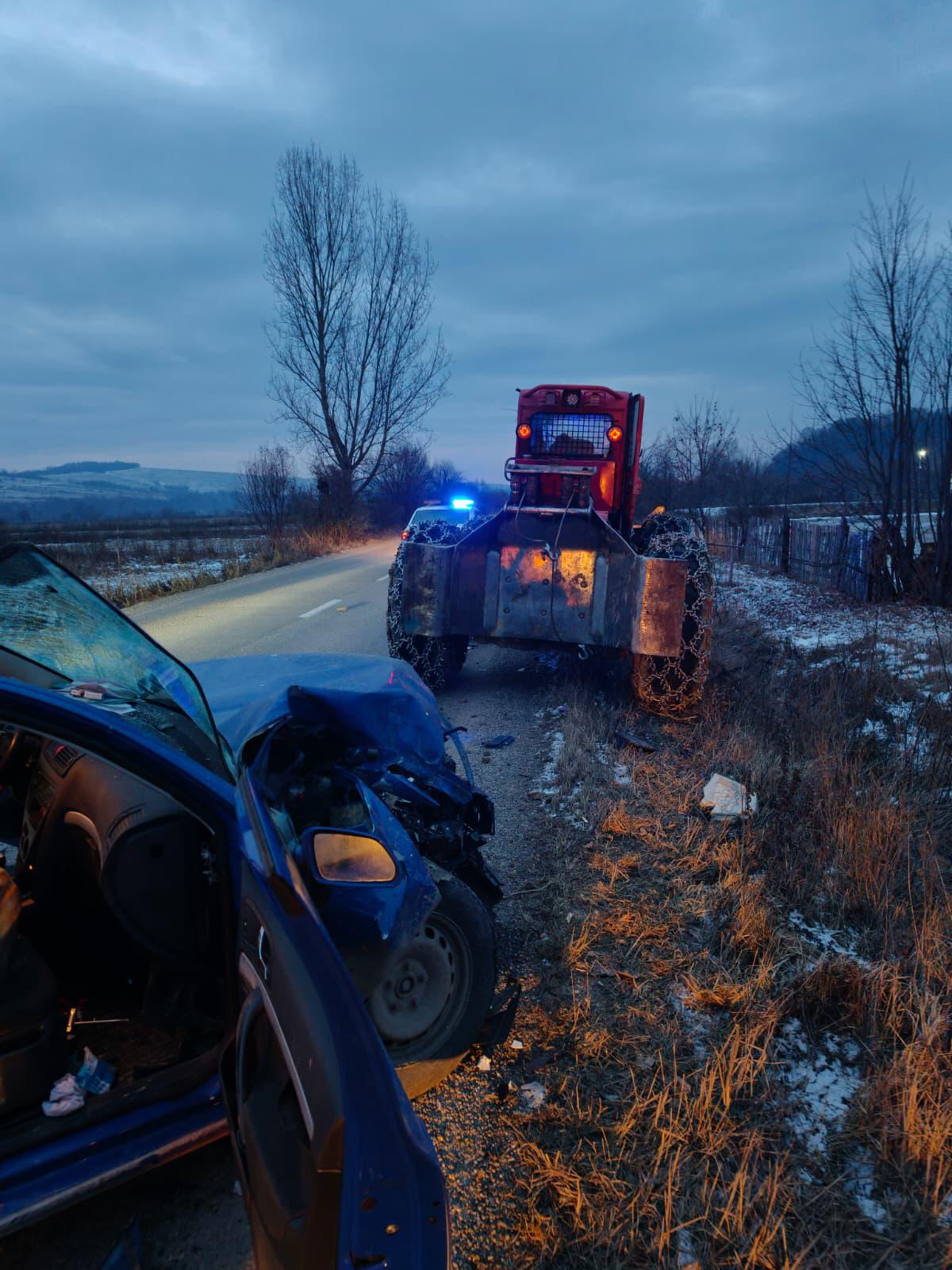 Accident rutier la Tazlău: două persoane rănite în coliziune