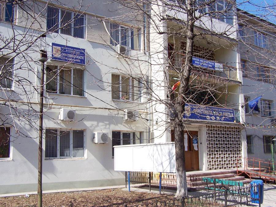 Percheziţii la Inspectoratul Şcolar Judeţean Gorj pentru caz de corupere sexuală
