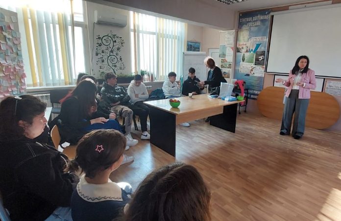 Proiect educațional pentru tineri la Focșani, axat pe sănătate și prevenție