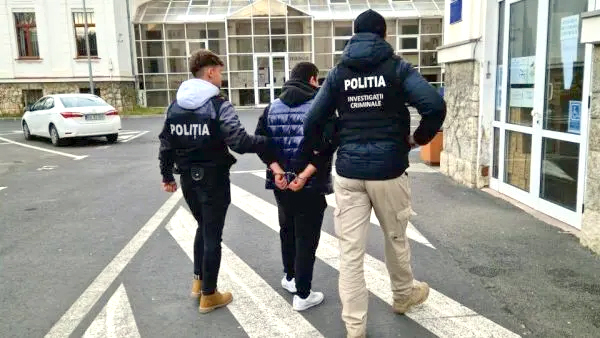 Femeie amenințată de împrumutați la Orăștie, poliția intervine