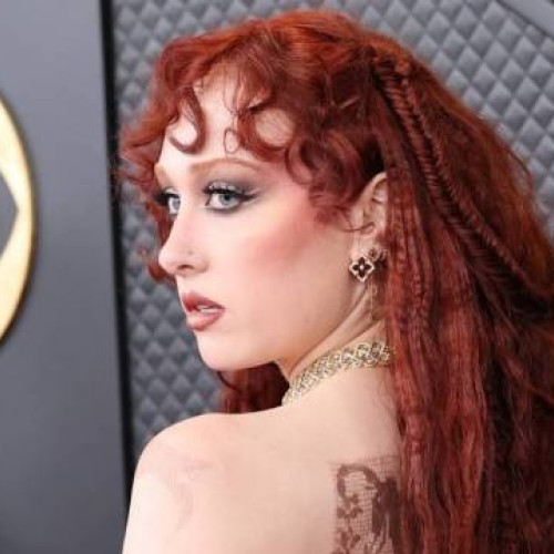 Chappell Roan impresionează la Premiile Grammy cu un look îndrăzneț