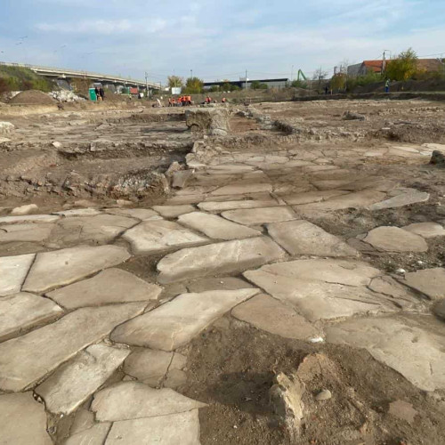 Situație complicată la Alba Iulia: Primăria vrea să construiască o autobază peste un sit arheologic