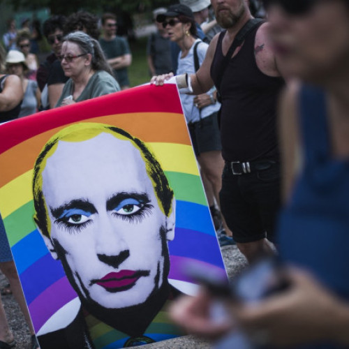 Tânăr rus amendat pentru „propagandă LGBTQ” după ce a postat o imagine cu Queen