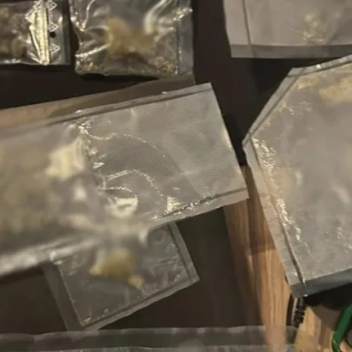 Autoritățile destructurează o rețea de trafic de droguri în Cluj-Napoca