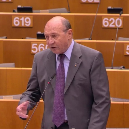 Traian Băsescu cere reintroducerea stagiului militar în România pentru securitatea țării și mulțumește Ucrainei pentru protejarea gurilor Dunării