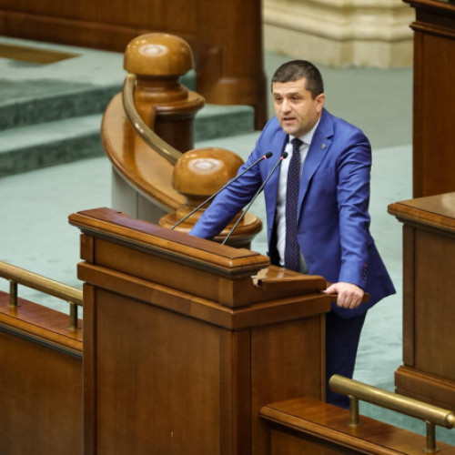 Ministrul Radu Miruţă răspunde moțiunii simple cu critici dure