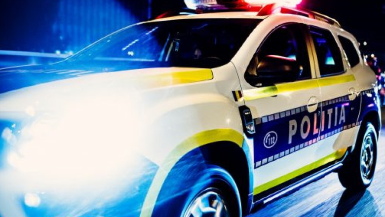 Poliţist înjunghiat în spate de un tânăr de 16 ani, în Baia Mare