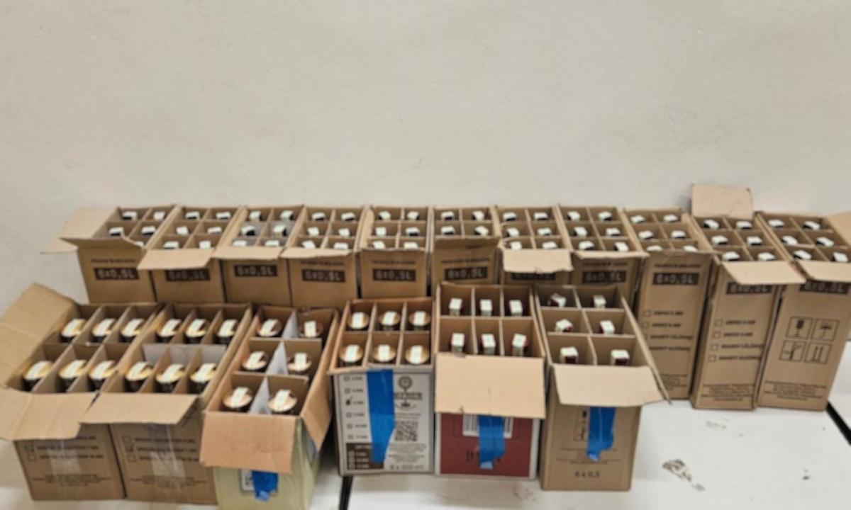 Controlul vamal la Albița: 51 de litri de alcool confiscați de autorități