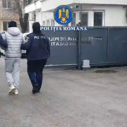 Mandat de arestare pentru un bărbat din Galați, acuzat de spargeri de apartamente