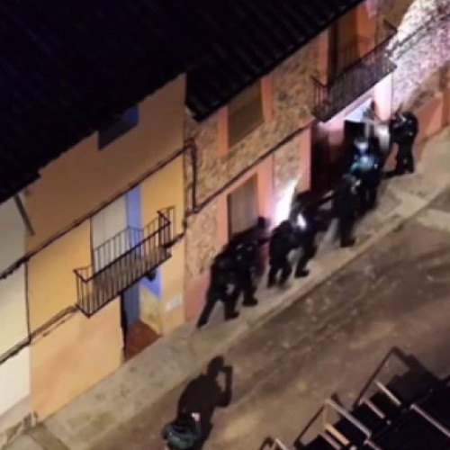 Șapte români reținuți în Spania, acuzați de zeci de spargeri