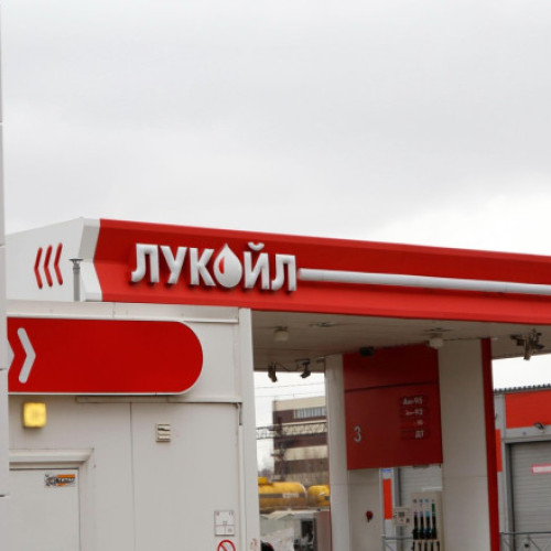 Cehvron și alte companii concurează pentru activele Lukoil