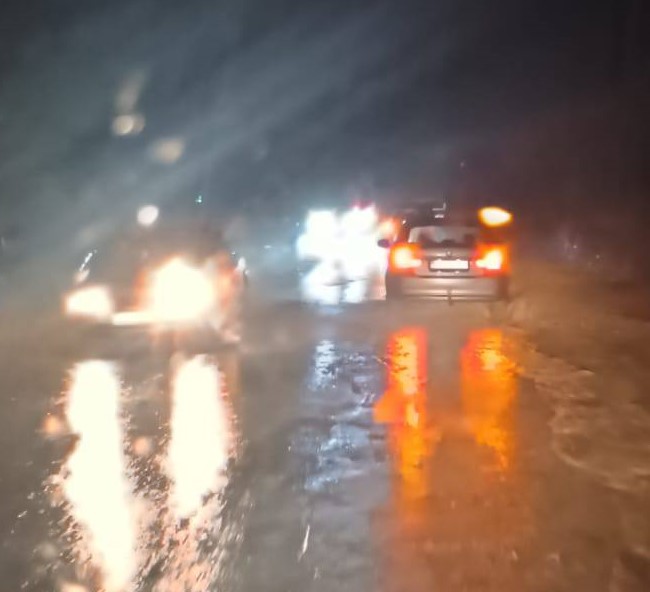 Ploile abundente afectează circulația în județul Vrancea