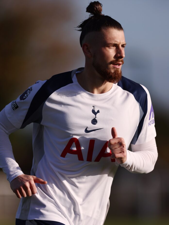 Radu Drăguşin, inclus în lista pentru Liga Campionilor de Tottenham