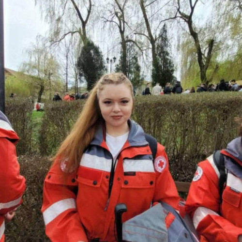 Apel umanitar pentru Giulia, o tânără din Valea Jiului diagnosticată cu o tumoră cerebrală agresivă