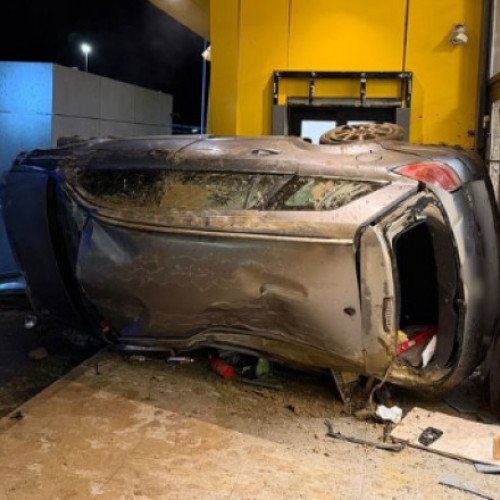 Foto Bărbat, arestat preventiv după ce a condus fără permis și a făcut accident lângă mall-ul din Florești, județul Cluj