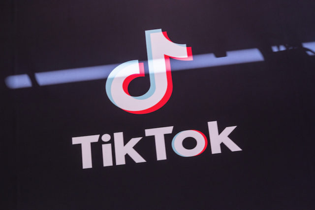 TikTok se confruntă cu sancțiuni în Uniunea Europeană din cauza dependenței create de aplicație