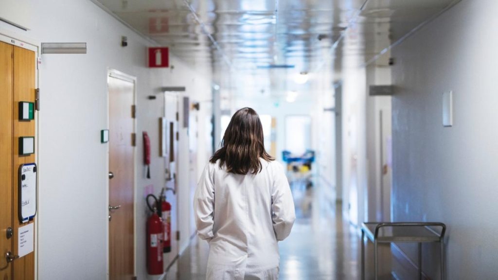 Crește numărul copiilor cu febră, medicii avertizează despre antibiotice