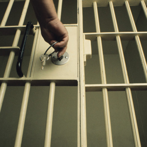 Un deţinut notoriu din Alba Iulia a decedat în spital