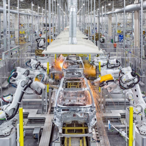 ACC suspendă proiectele de fabrici de baterii în Italia și Germania