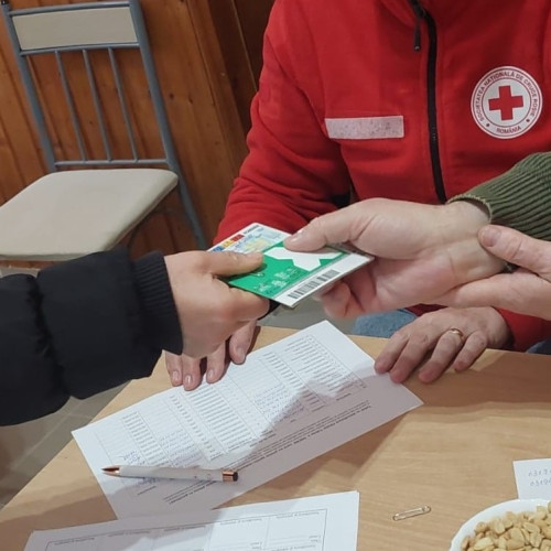Crucea Roșie Tulcea oferă sprijin 19 familiilor nevoiașe din Grindu