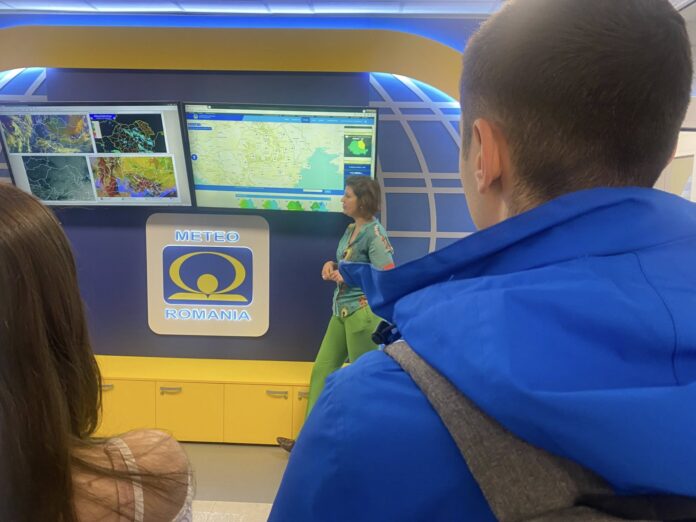 Elevii de la Colegiul Național Goethe, vizită educațională la ANM