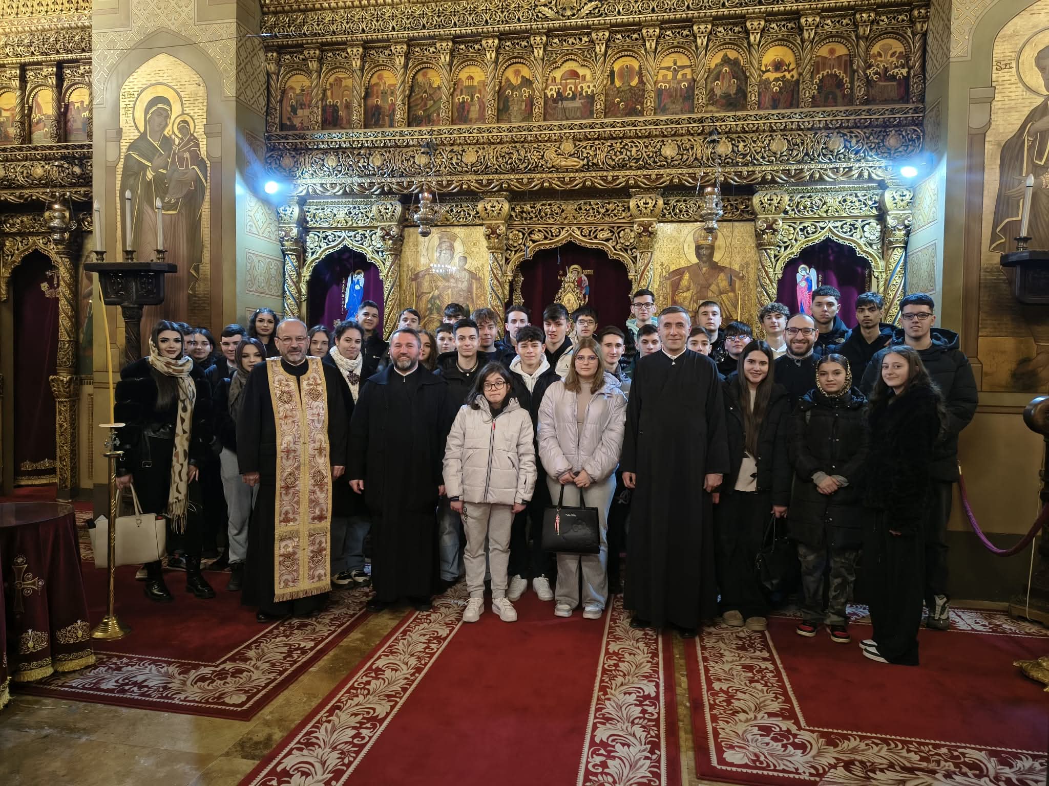 Elevii Liceului Teologic din Târgu Jiu, pelerini la Craiova