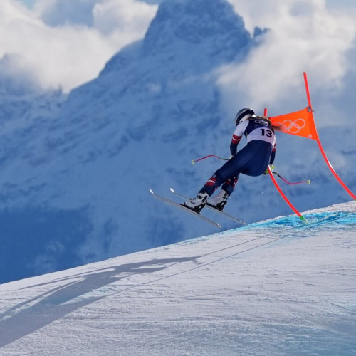 Vedeta schiului din SUA, Lindsey Vonn, se accidentează în cursa olimpică de coborâre