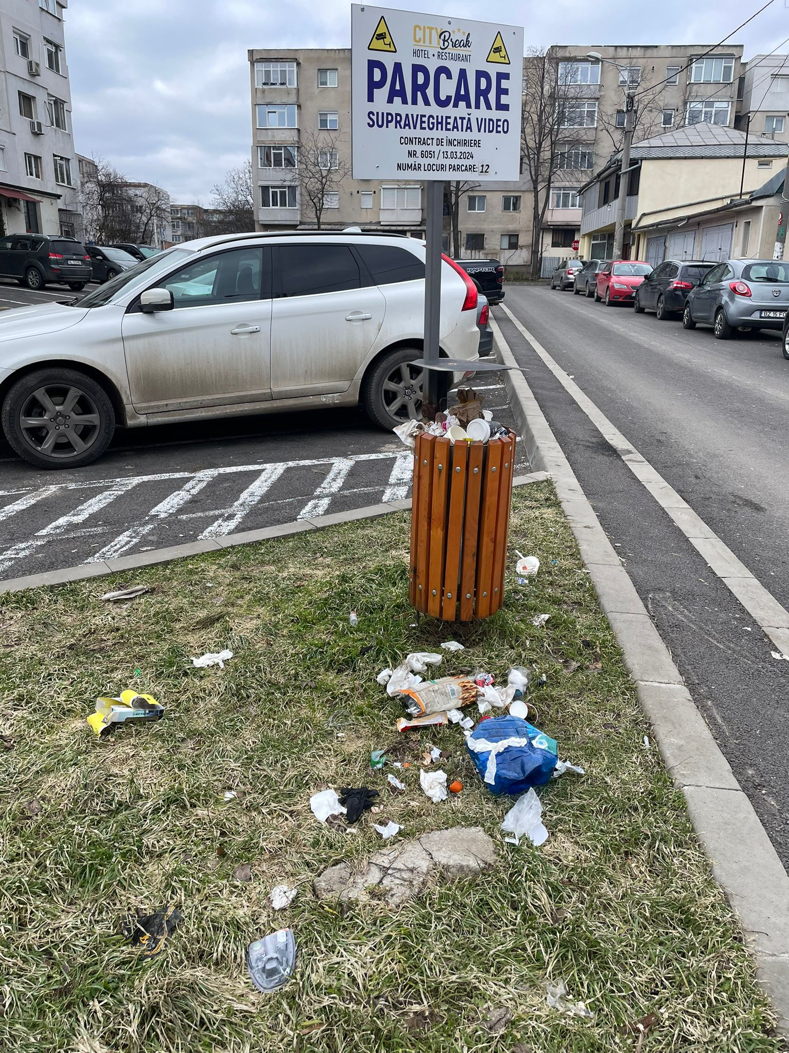 Imaginile surprinse pe strada Brașov dezvăluie probleme de igienă