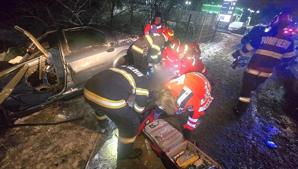 Accident grav pe DN1 la Comarnic: șofer încarcerat, intervenție a pompierilor