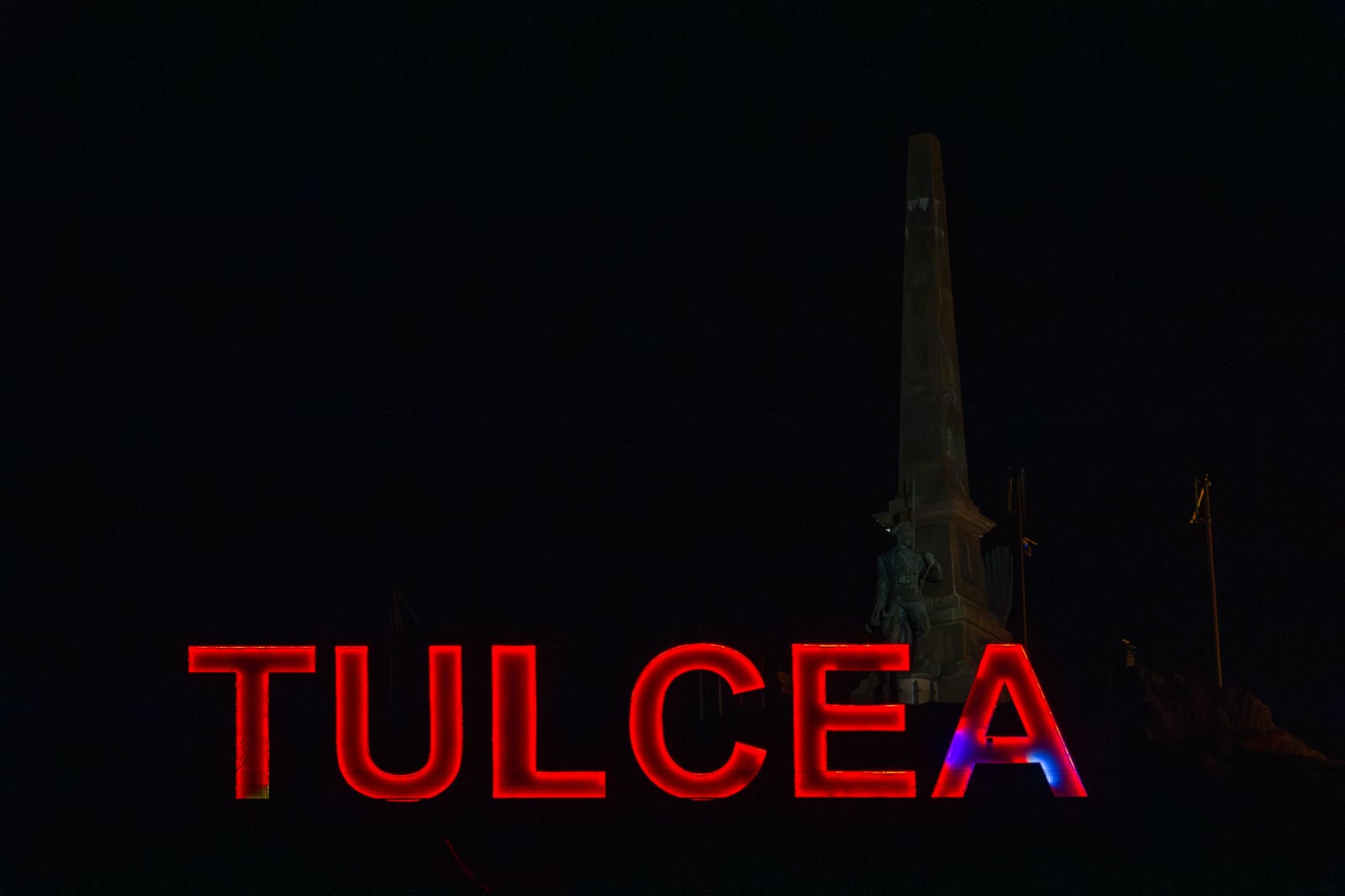 Monumentele din Tulcea se luminează în roșu pentru Ziua Europeană 112